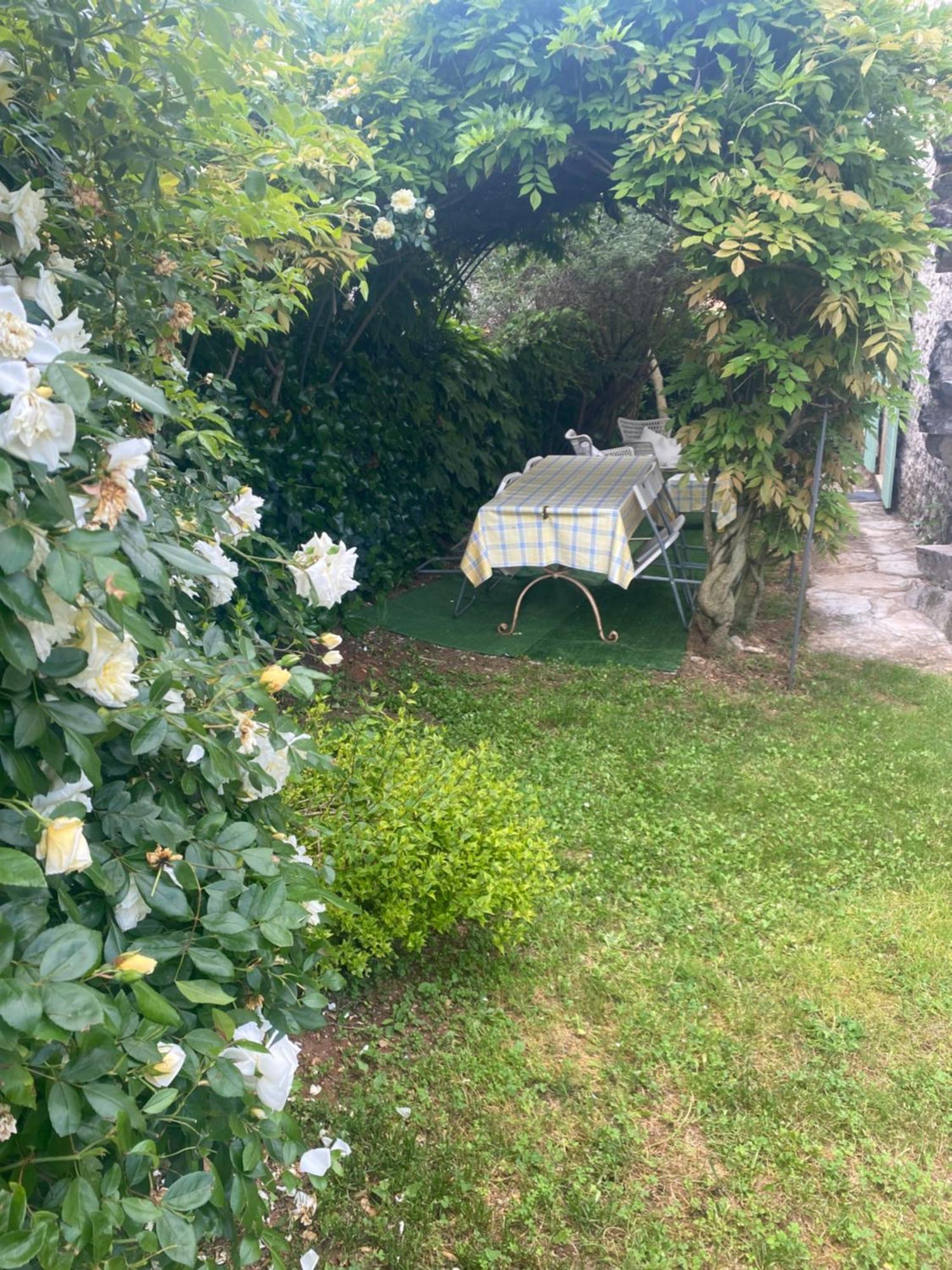 Domos Selene Casa Delle Farfalle Tinjan Exteriér fotografie